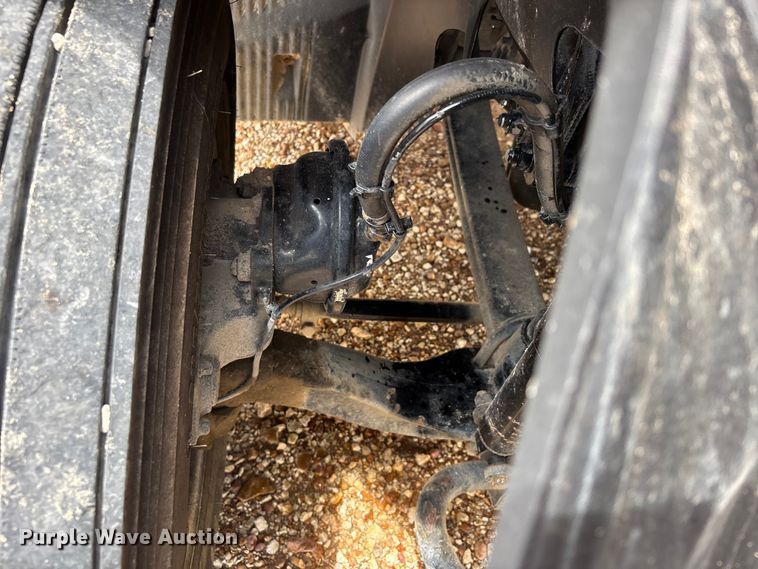 image for item ER3016 2020 Volvo VNR semi truck