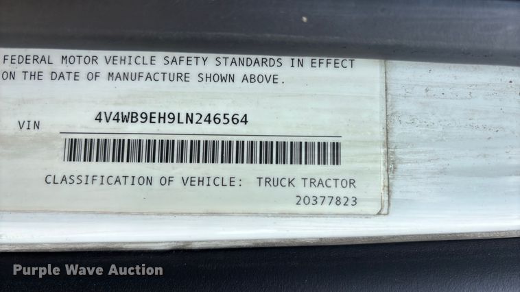 image for item ER3016 2020 Volvo VNR semi truck