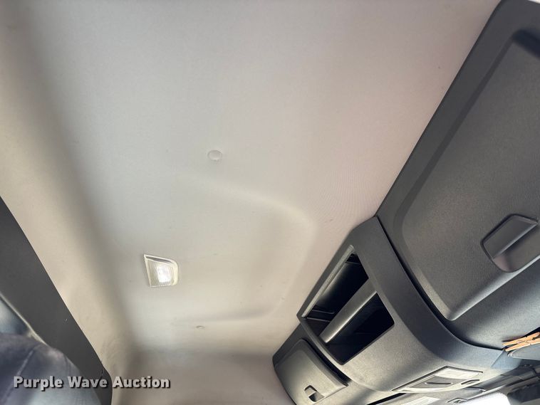 image for item ER3017 2021 Freightliner Cascadia semi truck