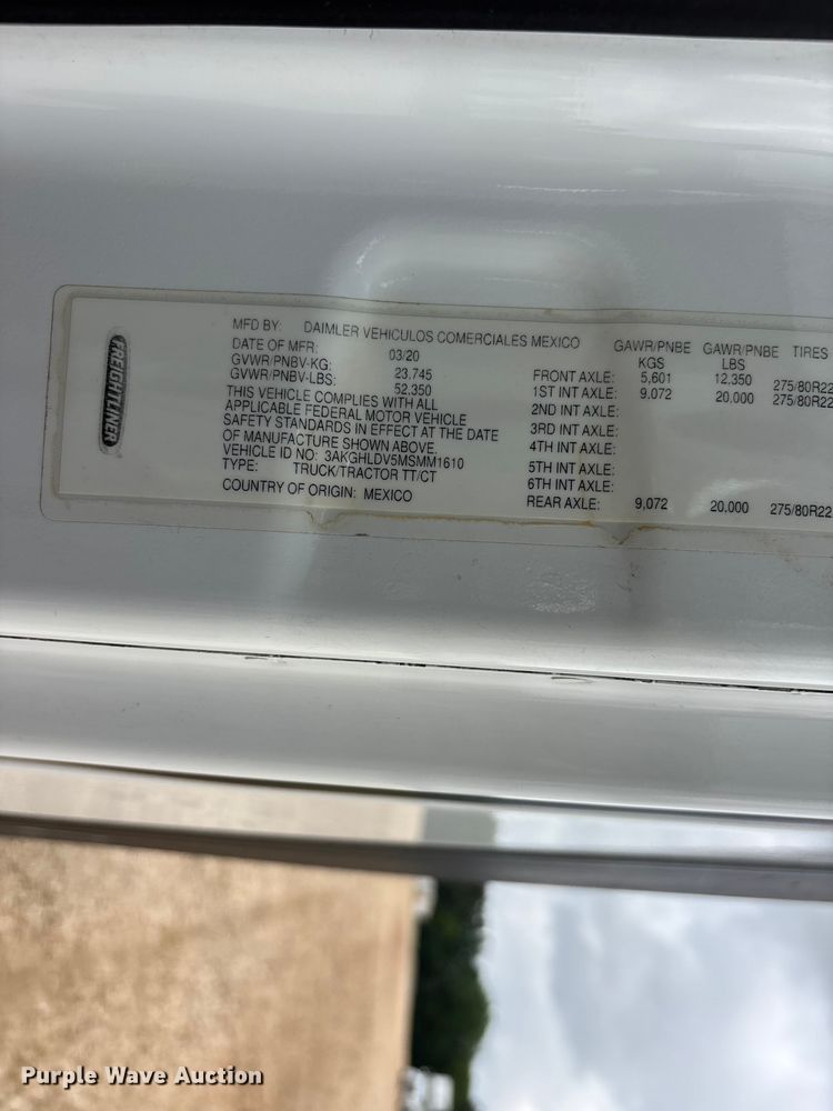 image for item ER3017 2021 Freightliner Cascadia semi truck