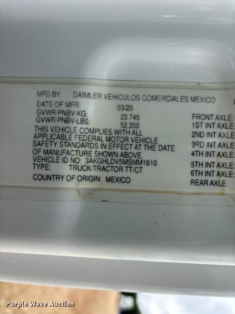 image for item ER3017 2021 Freightliner Cascadia semi truck