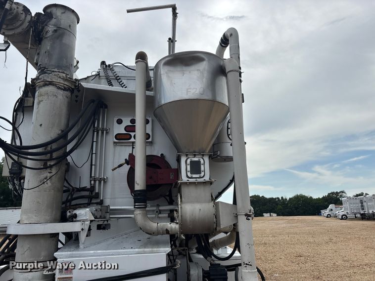 image for item ER3021 2020 Ledwell LW49ADC-DD-Hv-VR feed delivery trailer