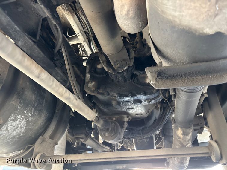 image for item ER7559 1995 Kenworth T450 fuel truck