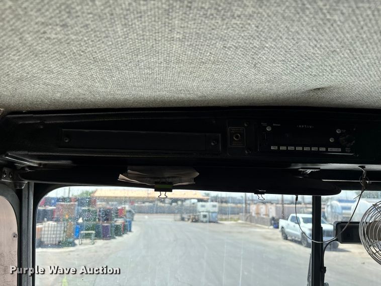 image for item ER7559 1995 Kenworth T450 fuel truck