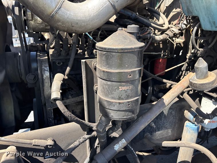 image for item ER7559 1995 Kenworth T450 fuel truck