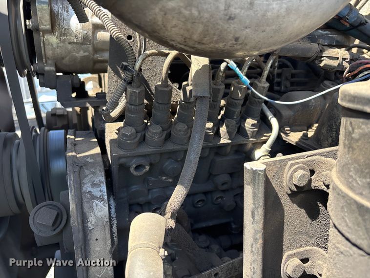 image for item ER7559 1995 Kenworth T450 fuel truck