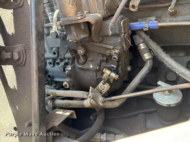 image for item ER7559 1995 Kenworth T450 fuel truck