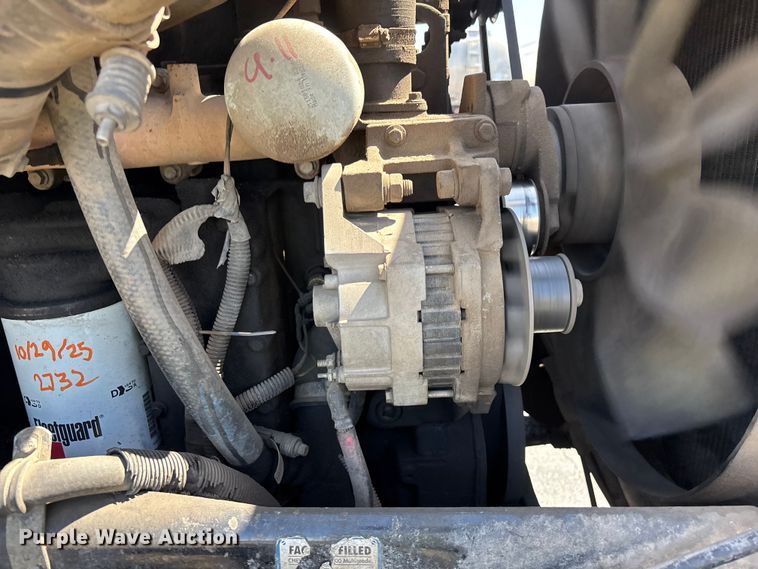 image for item ER7559 1995 Kenworth T450 fuel truck