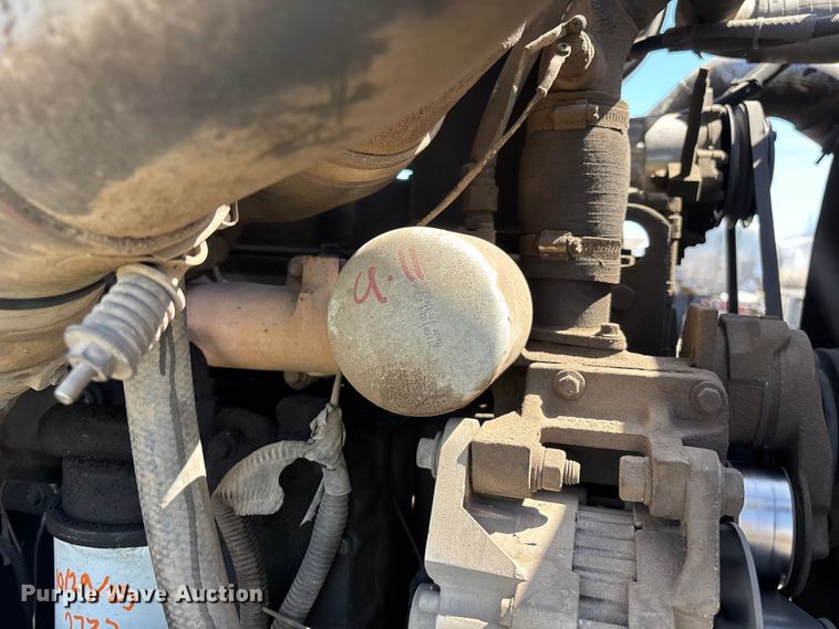 image for item ER7559 1995 Kenworth T450 fuel truck