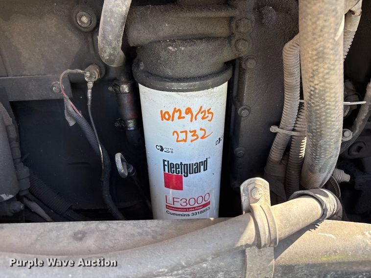 image for item ER7559 1995 Kenworth T450 fuel truck