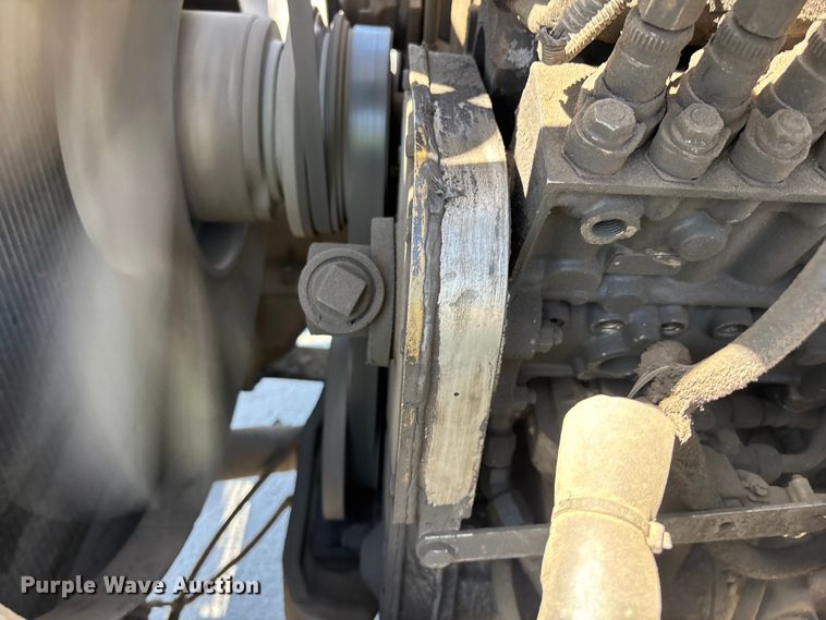 image for item ER7559 1995 Kenworth T450 fuel truck