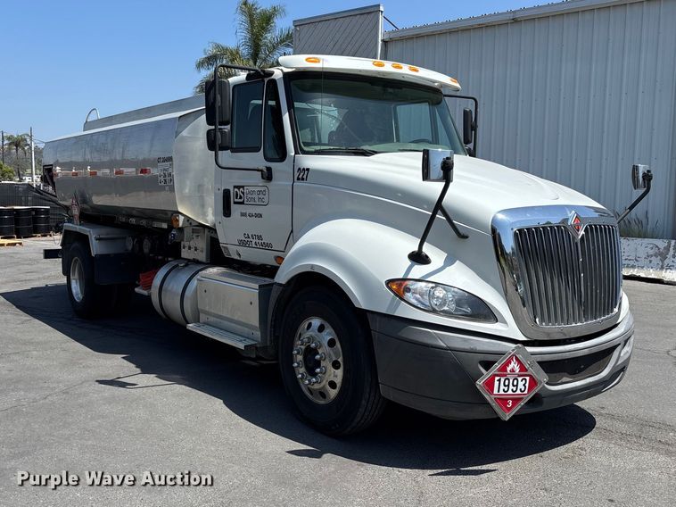 image for item ER7563 2017 International ProStar fuel truck
