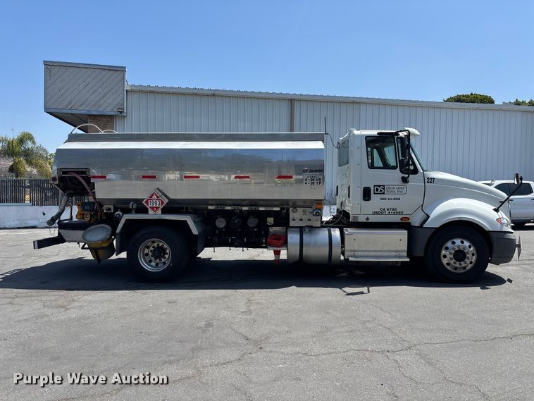 image for item ER7563 2017 International ProStar fuel truck