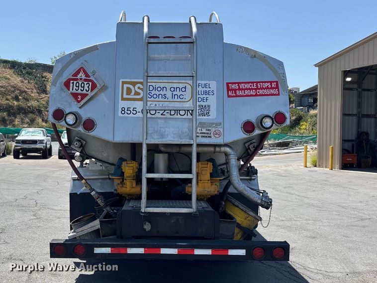 image for item ER7563 2017 International ProStar fuel truck