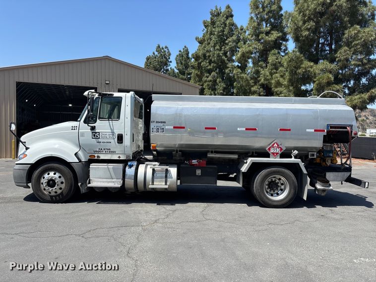 image for item ER7563 2017 International ProStar fuel truck