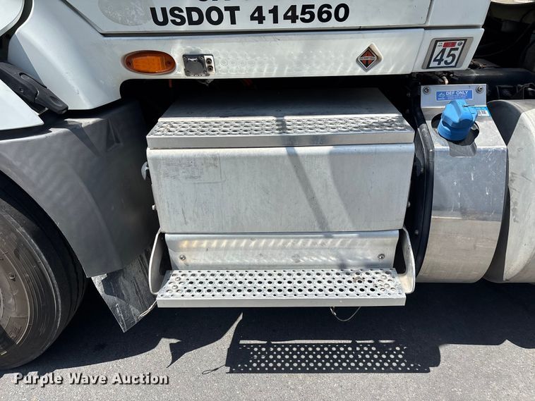 image for item ER7563 2017 International ProStar fuel truck