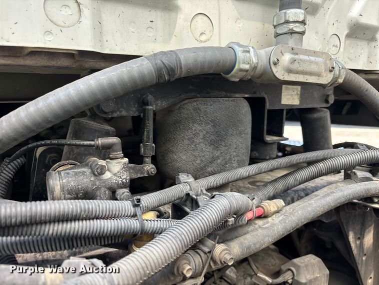 image for item ER7563 2017 International ProStar fuel truck