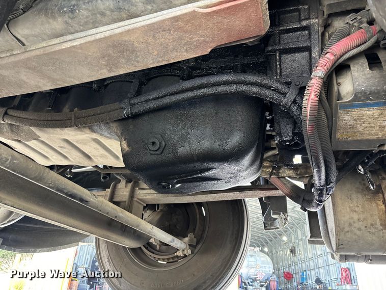 image for item ER7563 2017 International ProStar fuel truck