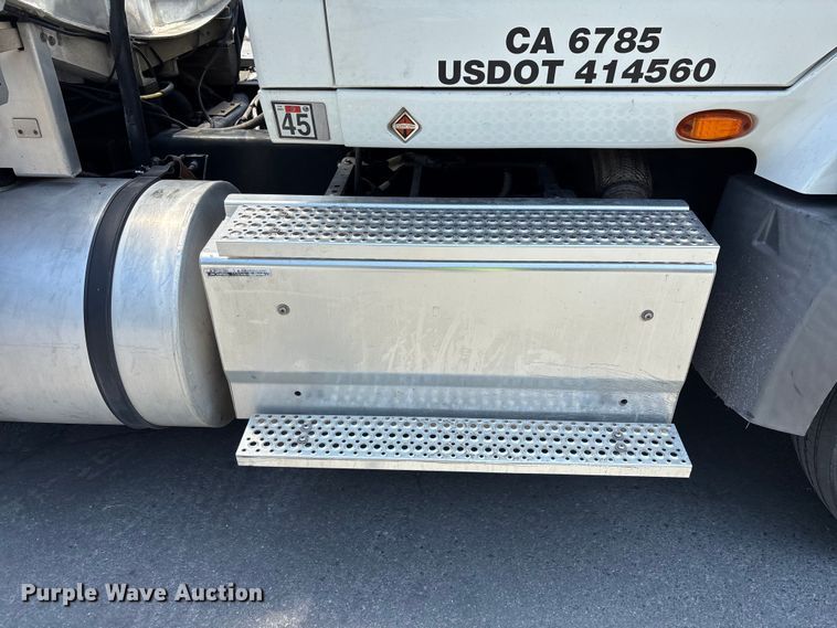 image for item ER7563 2017 International ProStar fuel truck