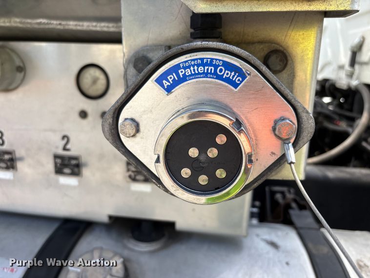 image for item ER7563 2017 International ProStar fuel truck