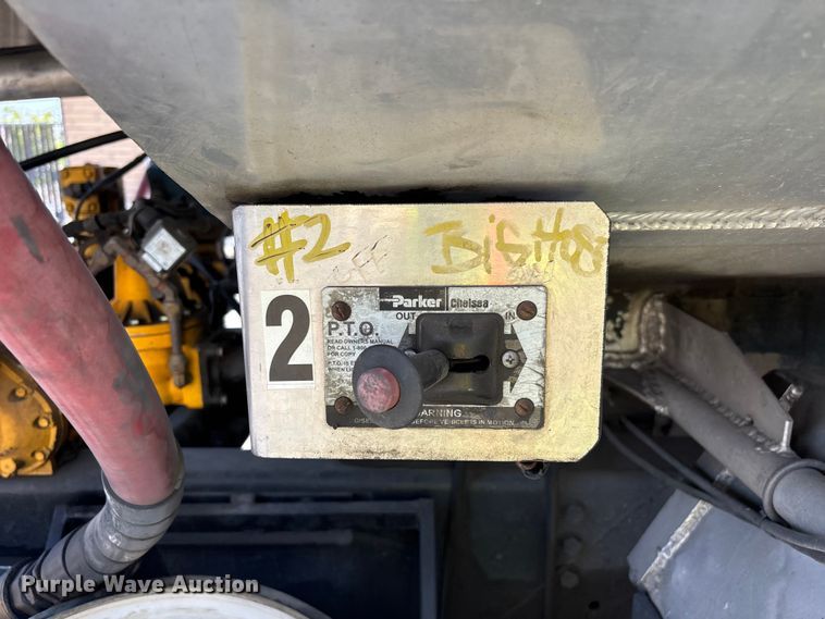 image for item ER7563 2017 International ProStar fuel truck