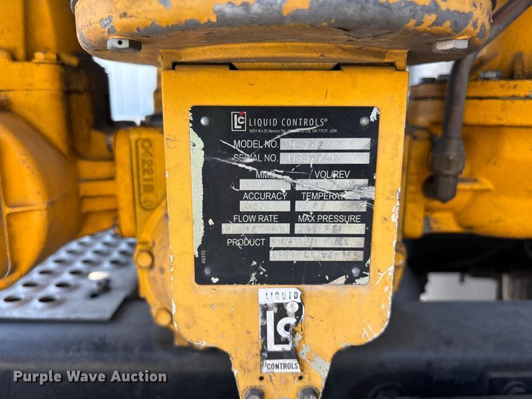 image for item ER7563 2017 International ProStar fuel truck