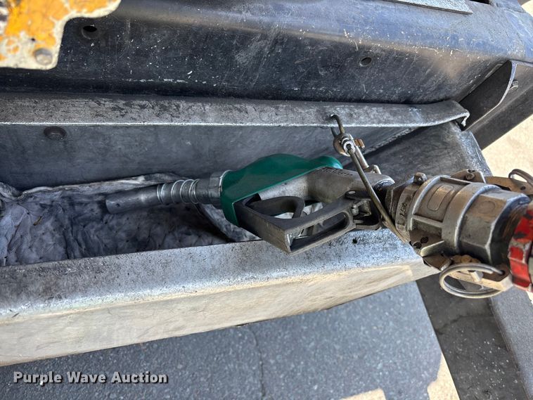image for item ER7563 2017 International ProStar fuel truck