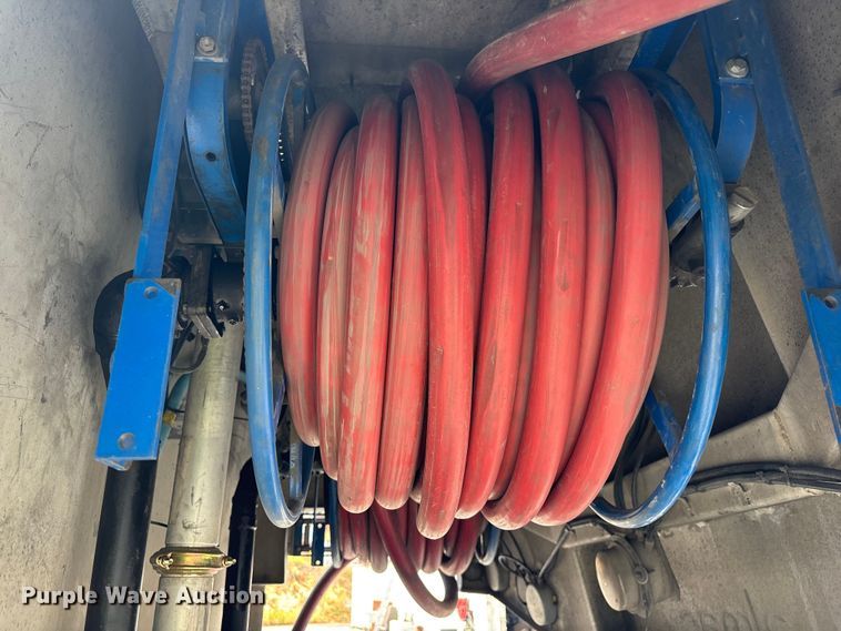 image for item ER7563 2017 International ProStar fuel truck