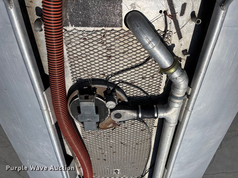 image for item ER7563 2017 International ProStar fuel truck