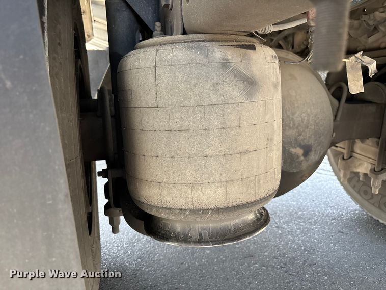image for item ER7563 2017 International ProStar fuel truck