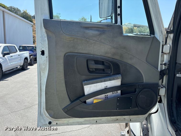 image for item ER7563 2017 International ProStar fuel truck