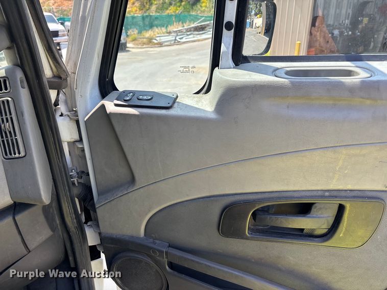 image for item ER7563 2017 International ProStar fuel truck