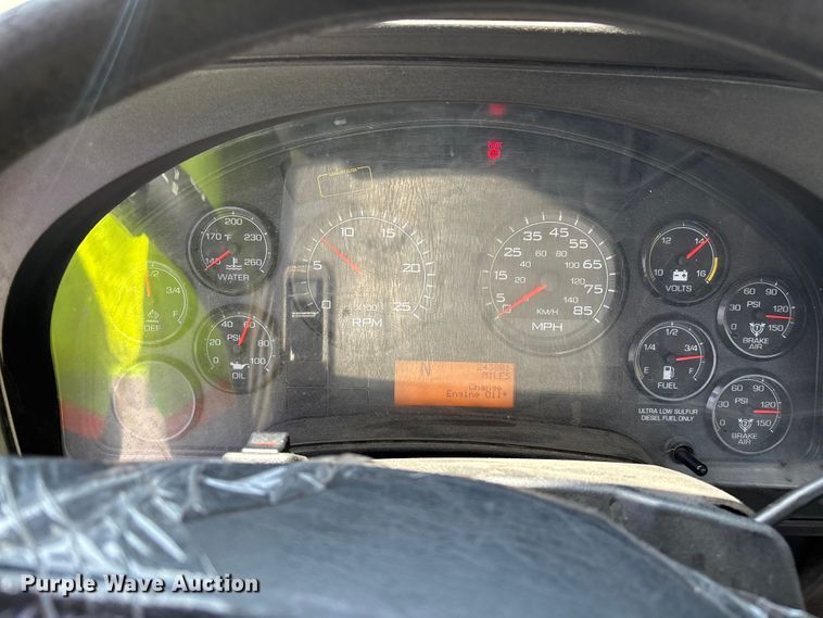 image for item ER7563 2017 International ProStar fuel truck