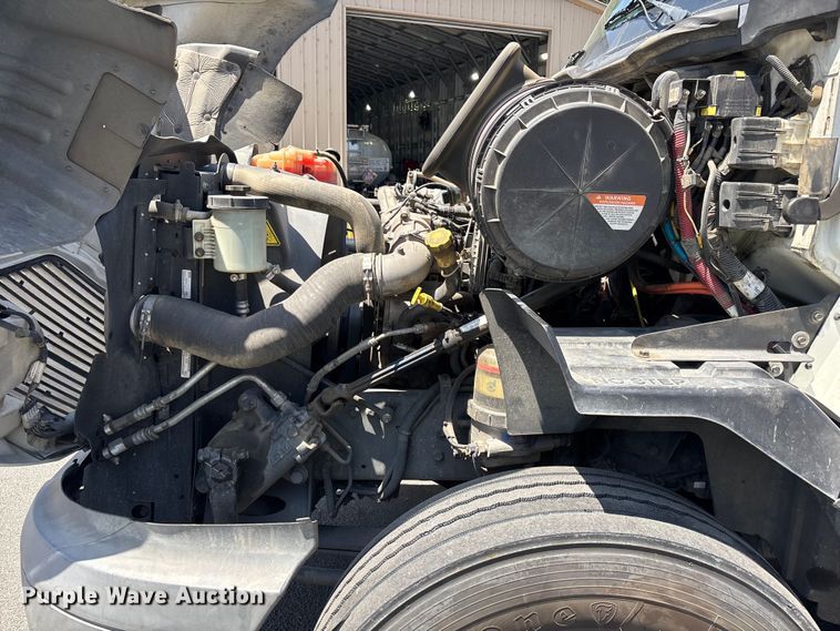 image for item ER7563 2017 International ProStar fuel truck