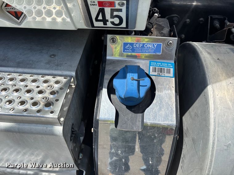image for item ER7563 2017 International ProStar fuel truck