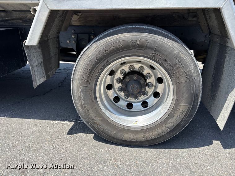 image for item ER7563 2017 International ProStar fuel truck