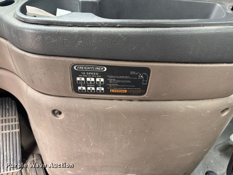 image for item ER7644 2012 Freightliner Cascadia fuel truck