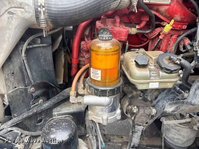 image for item ER7644 2012 Freightliner Cascadia fuel truck