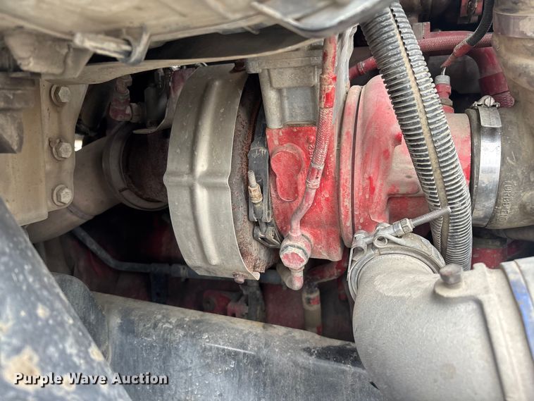 image for item ER7644 2012 Freightliner Cascadia fuel truck