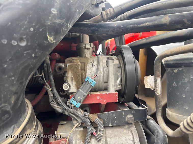 image for item ER7644 2012 Freightliner Cascadia fuel truck