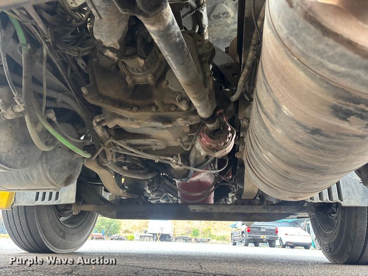 image for item ER7644 2012 Freightliner Cascadia fuel truck