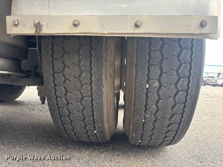 image for item ER7644 2012 Freightliner Cascadia fuel truck