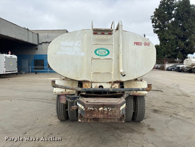 image for item ER7657 2005 Ford F650 Super Duty water truck