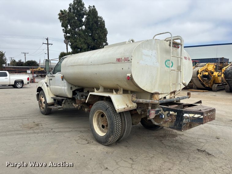 image for item ER7657 2005 Ford F650 Super Duty water truck