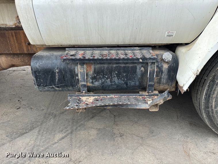 image for item ER7657 2005 Ford F650 Super Duty water truck