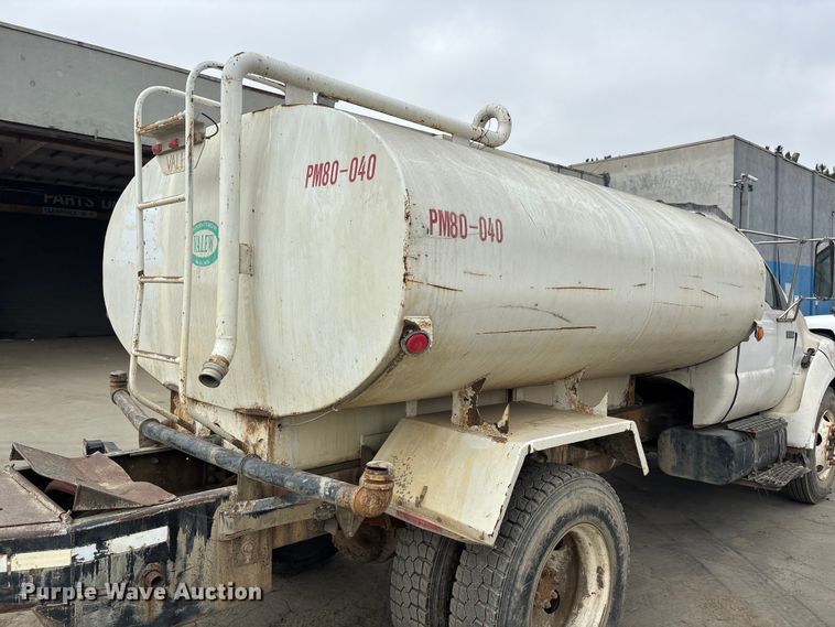image for item ER7657 2005 Ford F650 Super Duty water truck
