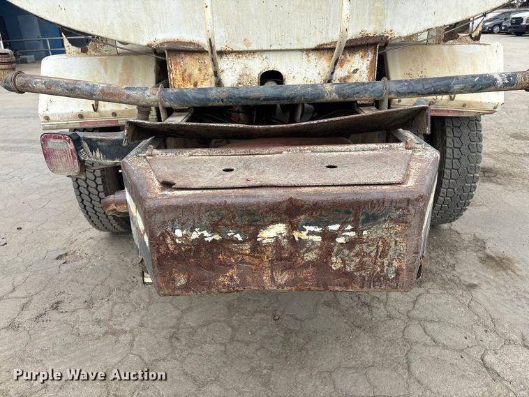 image for item ER7657 2005 Ford F650 Super Duty water truck