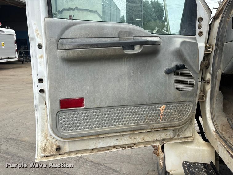 image for item ER7657 2005 Ford F650 Super Duty water truck