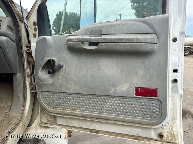 image for item ER7657 2005 Ford F650 Super Duty water truck