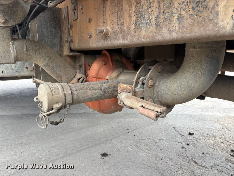 image for item ER7657 2005 Ford F650 Super Duty water truck